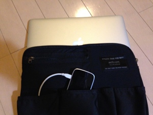 nomadeeにMacBook Air１３インチを入れてみたところ